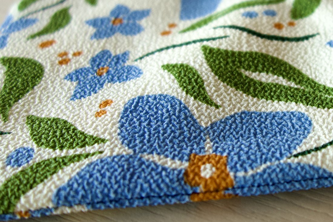 Close-up of the woven viscose surface